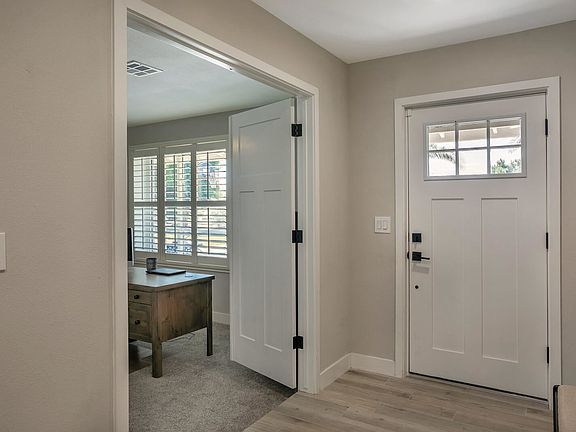 4th image of 4941 E Waltann Ln