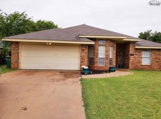 611 S Preston Rd, Burkburnett, TX 76354