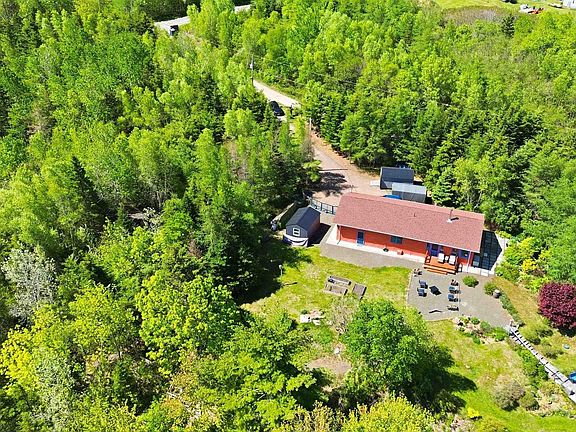 4th image of 36 Lakeview Dr
