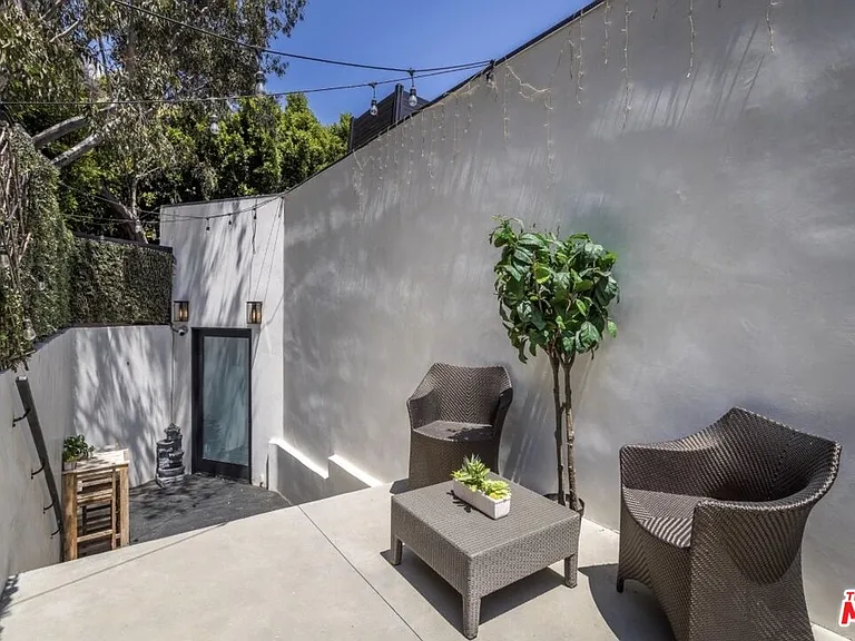 8516 Franklin Ave — Photo 29