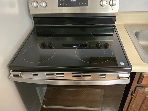 3rd image of 78 Mohican St APT 2
