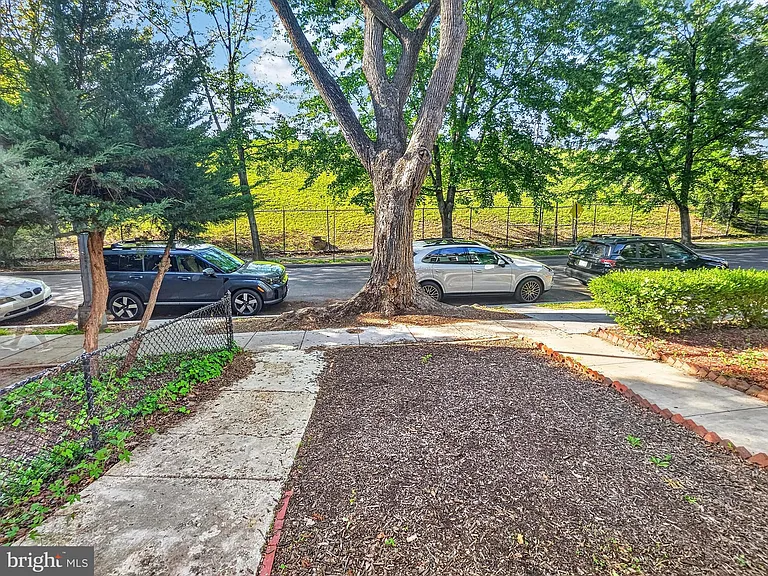 138 Bryant St NW — Photo 37