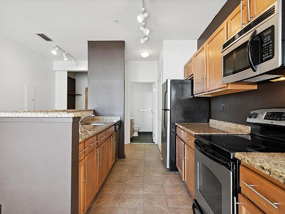 4th image of 1510 Chestnut St APT 504