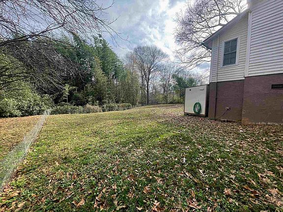 3rd image of 151 Heritage Ave