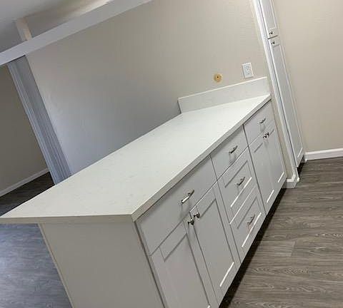 3rd image of 427 W 4th Ave Unit I