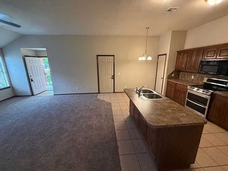 15100 Kyle Dr #B — Photo 14