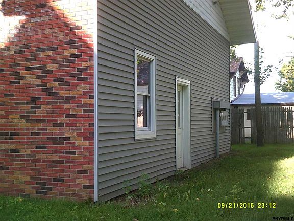3rd image of 325 Park Ave