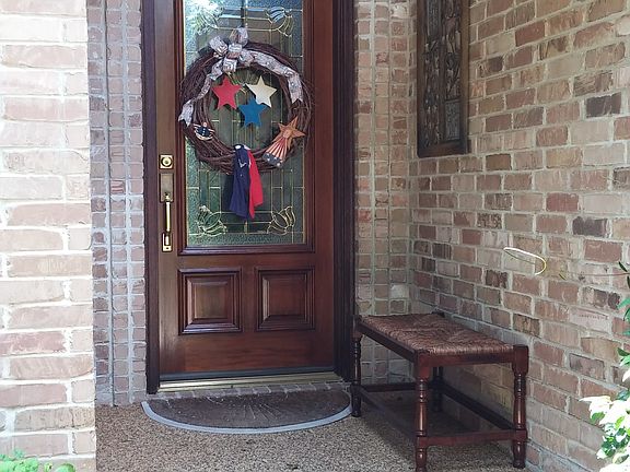 5th image of 601 Creekwood Ct