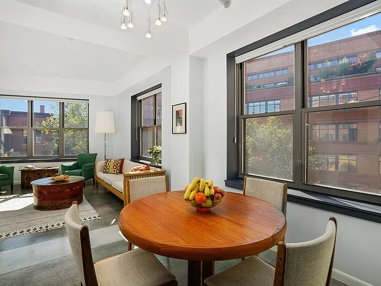 1166 Washington St #303 — Photo 2