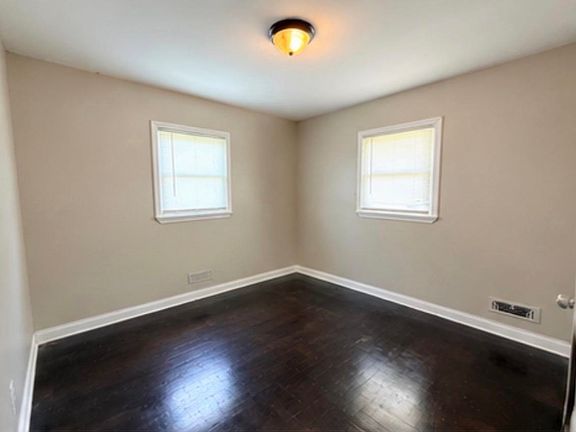 5th image of 1135 N Lee Dr