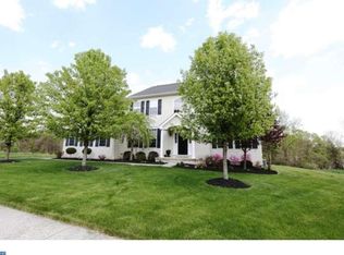 29 Leaf Creek Ct, Douglassville, PA 19518
