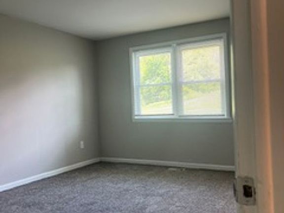 5th image of 5306-5308 Hamilton Ave #5306-1A