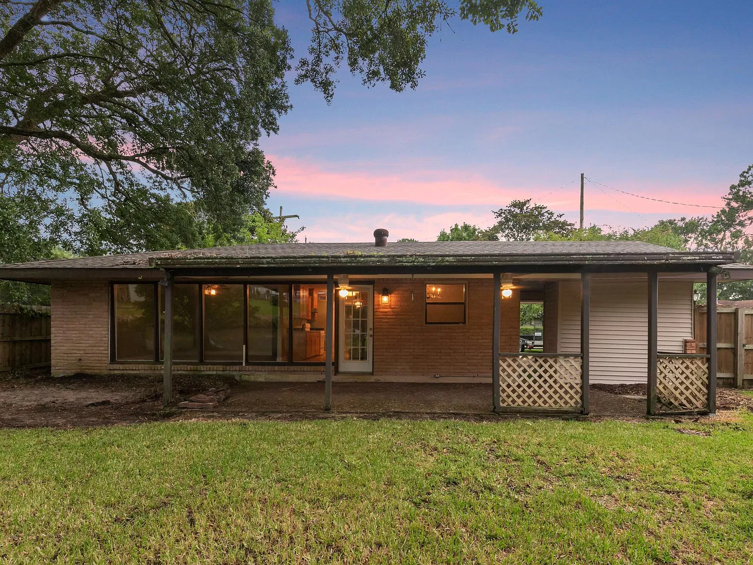 4309 Ashland St — Photo 3