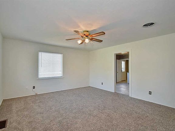 3rd image of 2924 E Baldwin Ave