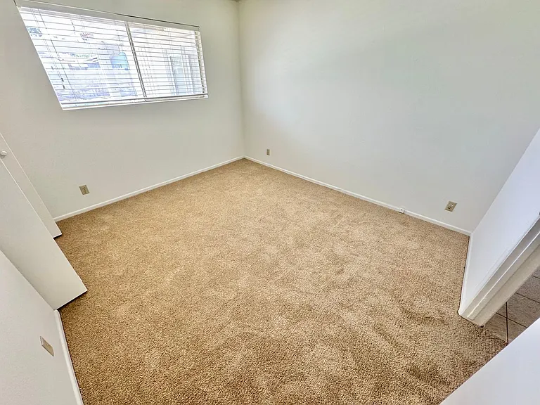 2913 Colanthe Ave — Photo 14