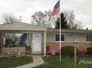 9417 Hazel St, Taylor, MI 48180