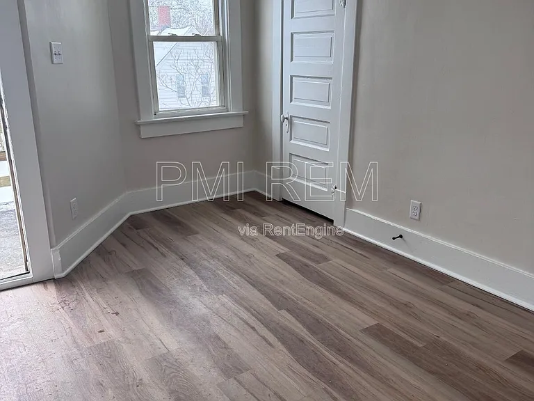 472 Sumner St #3 — Photo 8