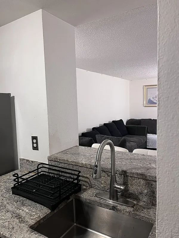 2 bed, 772 sqft, $2,000 — Photo 4