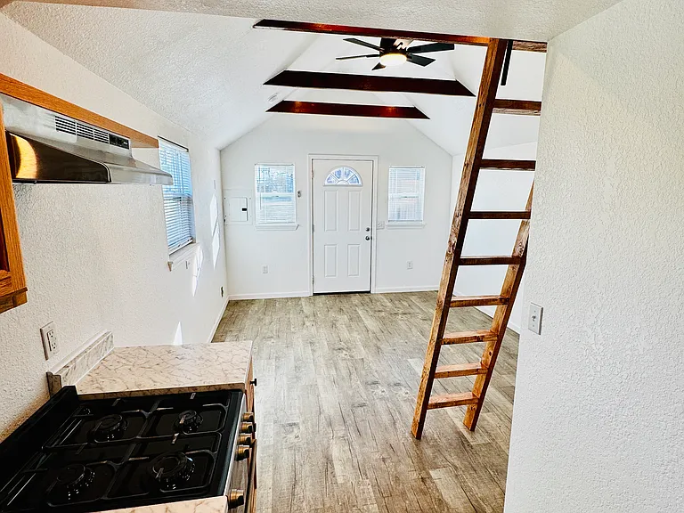 340 Academy St — Photo 4