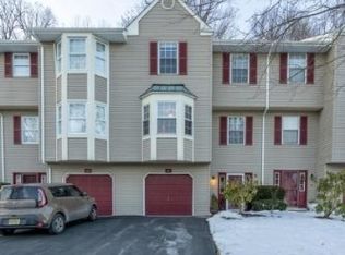 99 Pinehurst Dr, Washington, NJ 07882