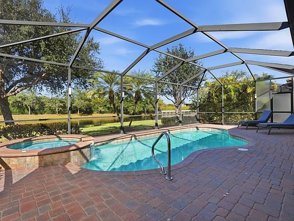 2nd image of 3022 Aviamar Cir