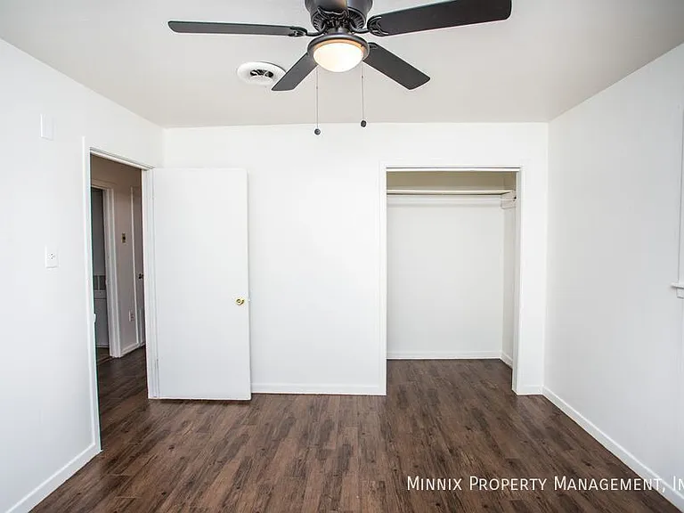 502 2nd Pl — Photo 23