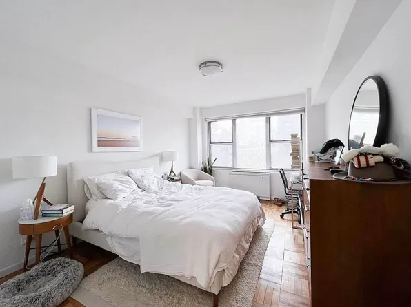 33 Greenwich Avenue image 5 of 7