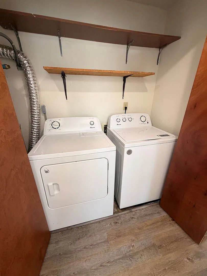5691 Eagle Parkway — Photo 3