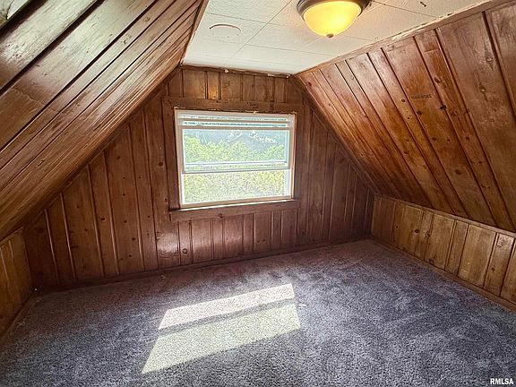 3rd image of 1011 E Frye Ave