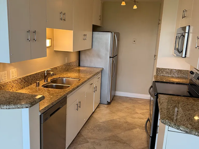 2701 2nd Ave #203 — Photo 7