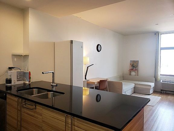 5th image of 2311 21st Ave APT 3C