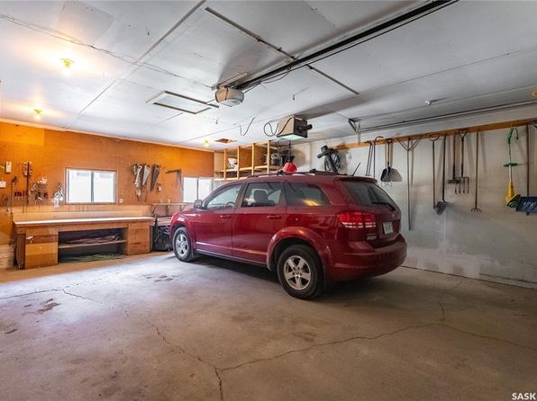 2322 Lansdowne AVENUE, Saskatoon, SK S7J 1G9