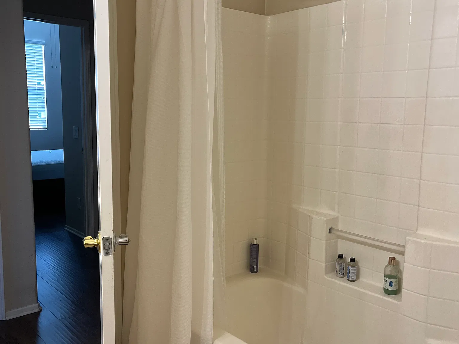 3 bed, 2165 sqft, $1,300 — Photo 4