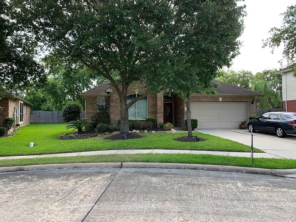 1st image of 105 Ravenknoll Ct