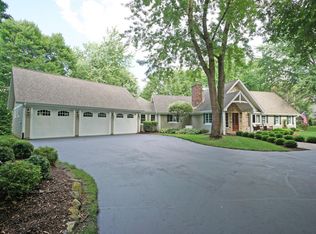 320 Caernarvon Rd, Wales, WI 53183