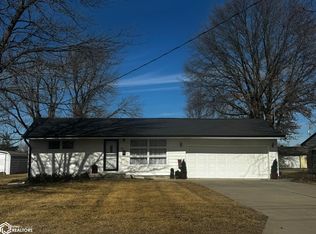 425 E Ayers St, Osceola, IA 50213