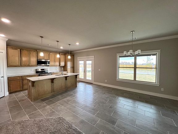 3rd image of 765 Woodplains Ave