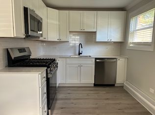 503 Basil Rd APT A, Lake Bluff, IL 60044