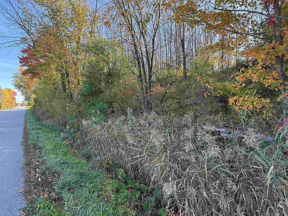 2nd image of 512 Middle Road