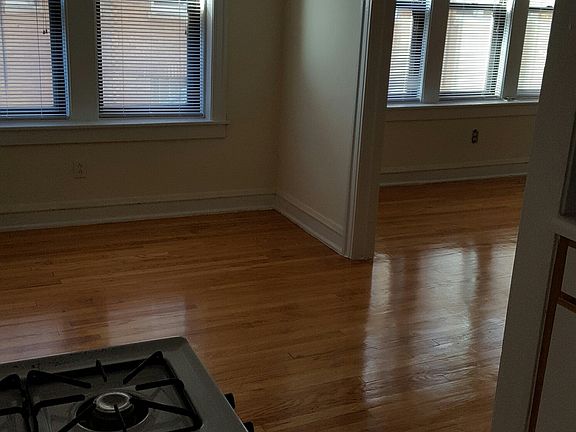 2nd image of 6824 N Wayne Ave APT 1B