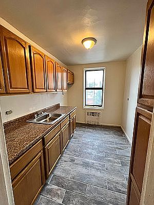 5th image of 89-16 163rd St #3C