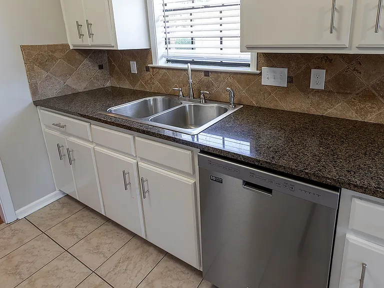 7125 Breckenridge Dr — Photo 10