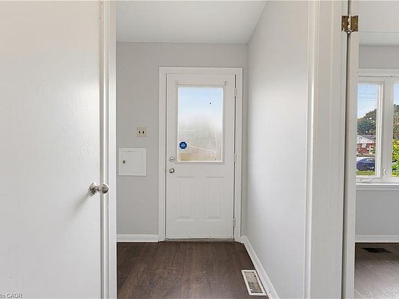 4th image of 25 Meinzinger Ave