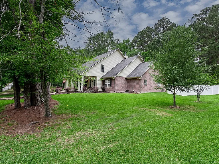 289 Broadmoor Dr — Photo 44