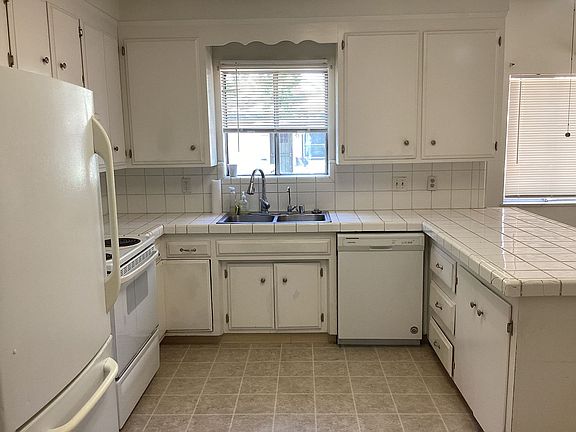 4th image of 4201 53rd St #1