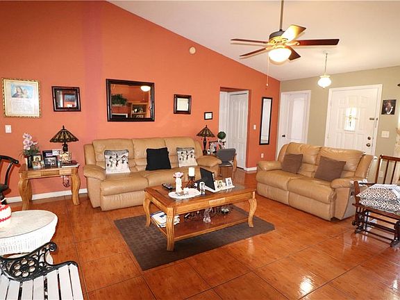 4th image of 661 Dromedary Ct