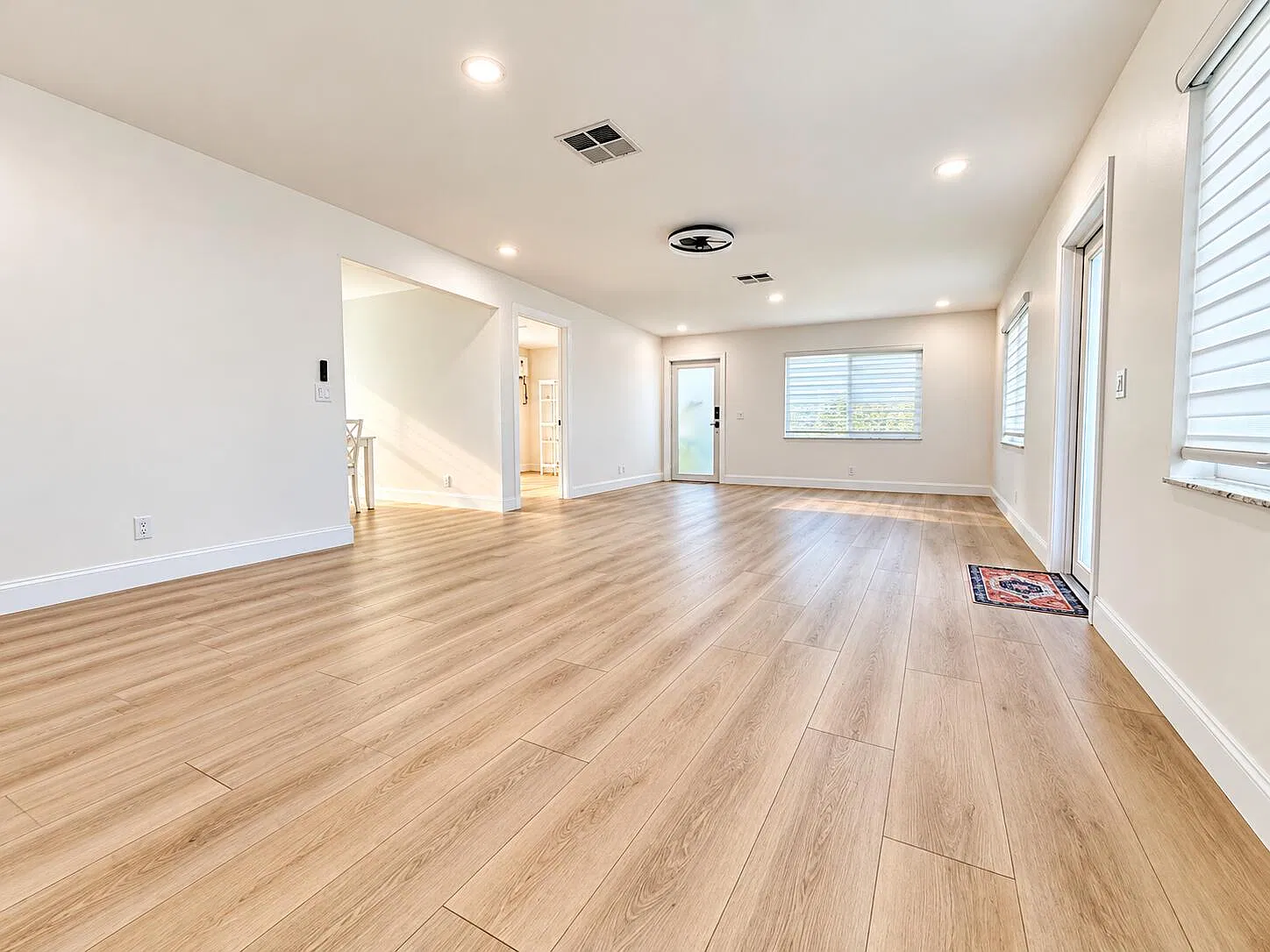 3 bed, 2.0 bath, 3388 sqft, $3,200 — Photo 3