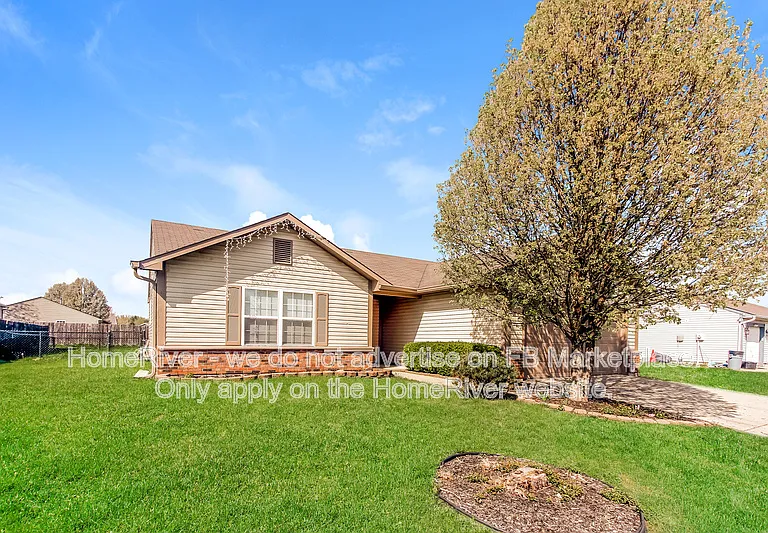 102 Winterberry Ln — Photo 2