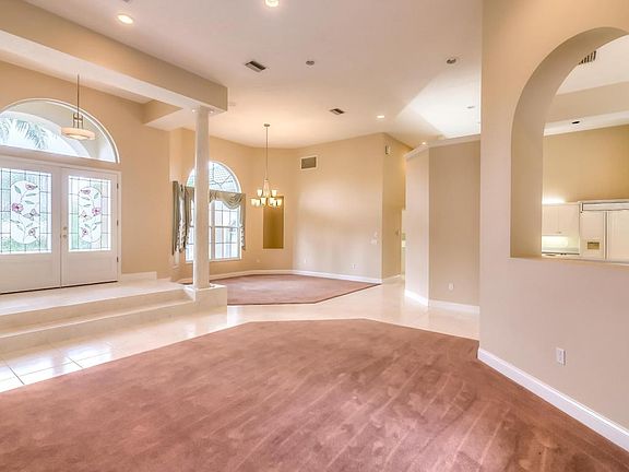4th image of 32 Talaquah Blvd