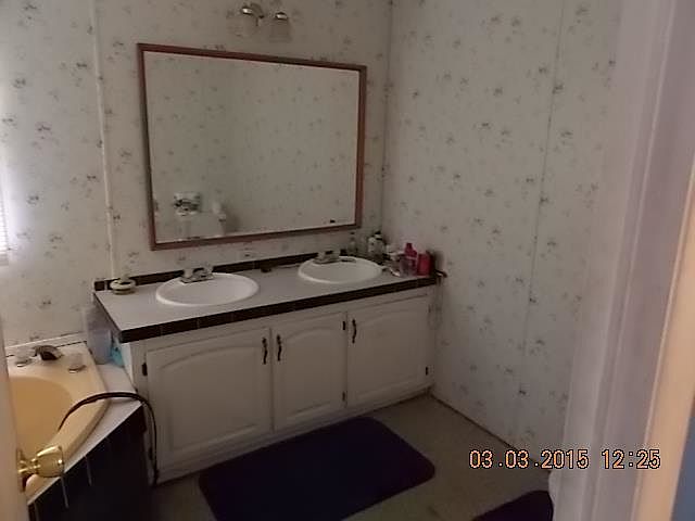 2nd image of 993 E County Road 1500 N